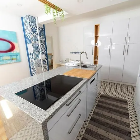 Amplio Piso De Diseno . * ヴィーゴ